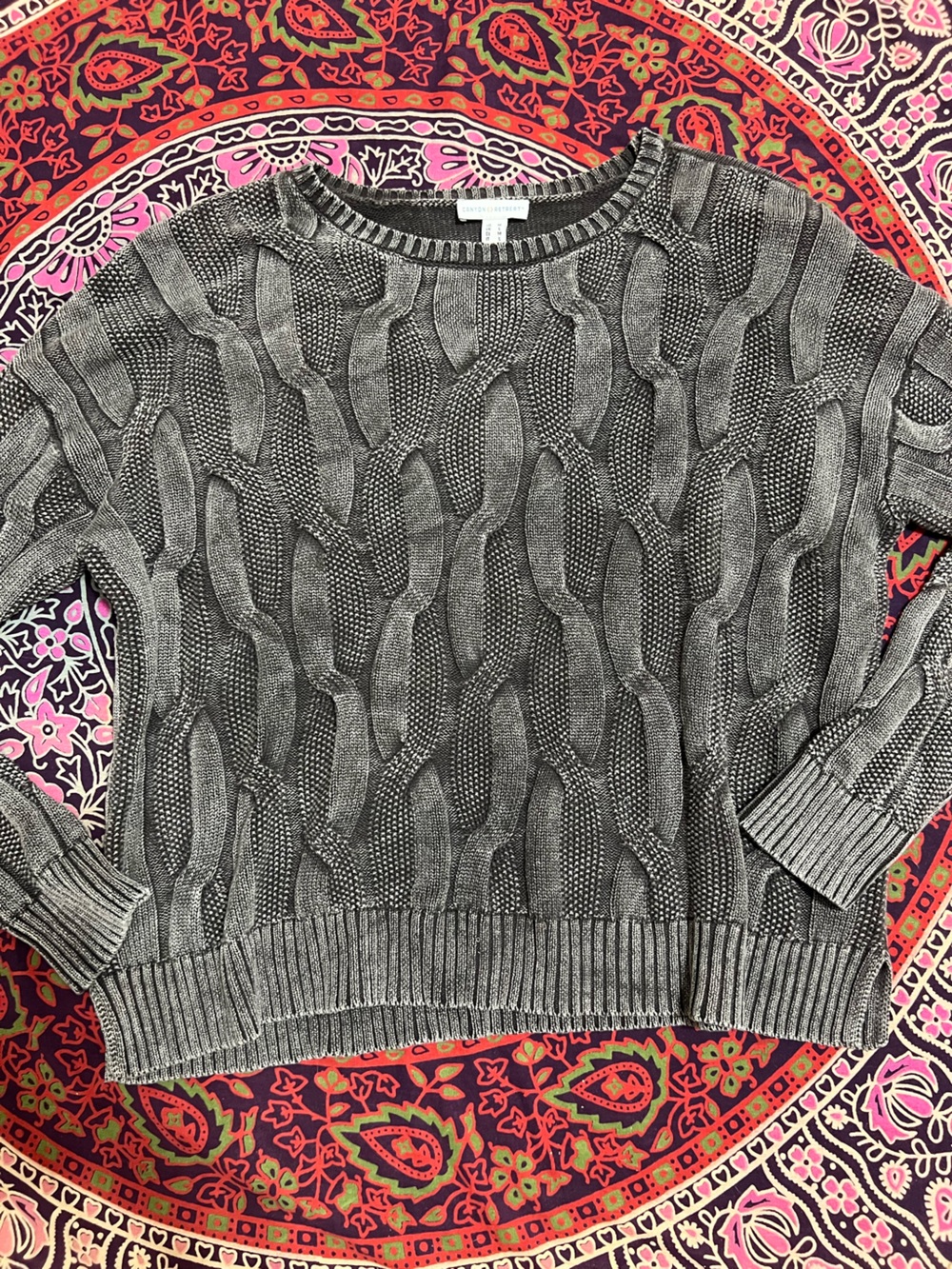 Canyon Retreat Women’s size L Gray Cozy Cable Knit Sweater
